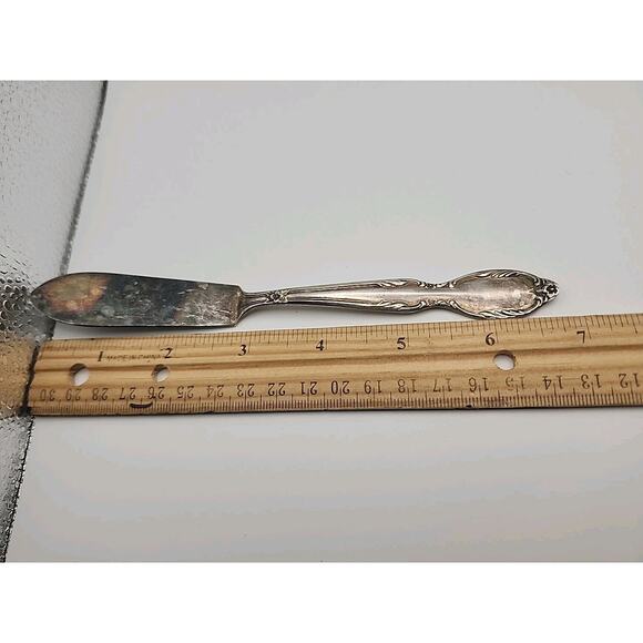 Vtg WM Rogers & Sons ROYAL MANOR Extra Silverplate Flat Handle Butter Knife - Picture 3 of 8